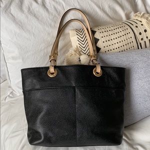 Michael Kors Bags - Michael Kors Medium Tote Bag Michael Kors Bags - Michael Kors Medium Tote Bag